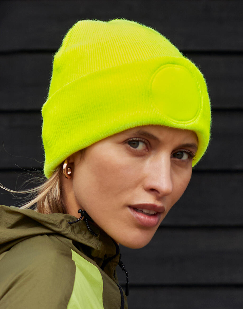 Czapka unisex z okrągłą naszywką